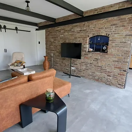 Woning In Born
