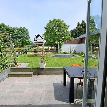 Nyaraló Woning In Born