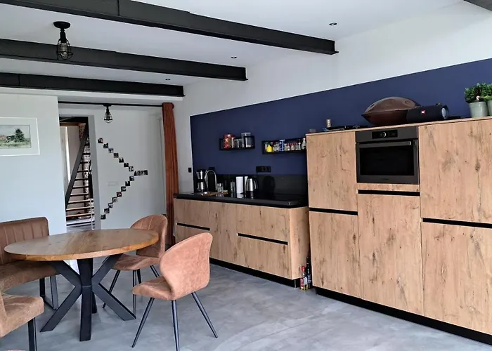 Woning In בית נופש בורן