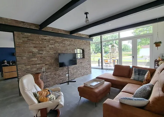 Woning In בית נופש בורן